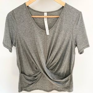 Lululemon cropped twist top- size 8 - grey